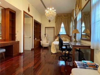 For rent 2 bedrooms house in Phaya Thai, Bangkok