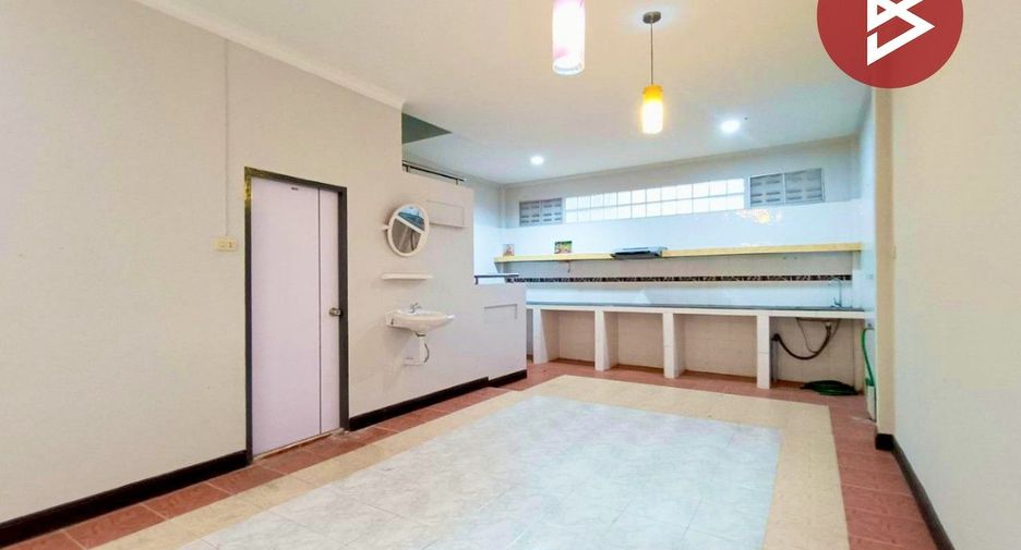 Продажа 4 спальни таунхаус в Mueang Ratchaburi, Ратбури