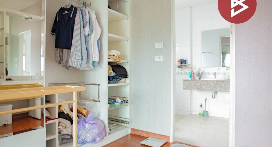 For sale 3 bedrooms house in Mueang Samut Prakan, Samut Prakan