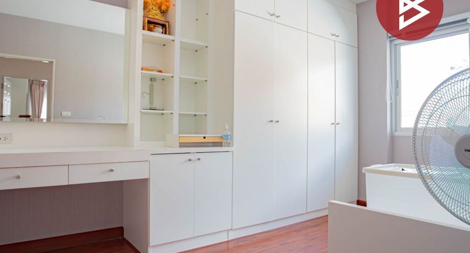For sale 3 bedrooms house in Mueang Samut Prakan, Samut Prakan