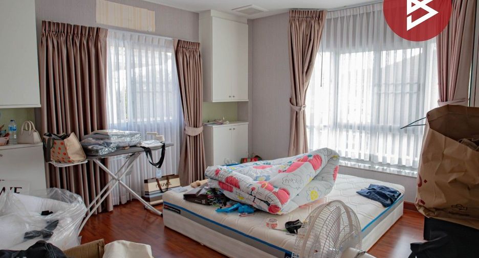For sale 3 bedrooms house in Mueang Samut Prakan, Samut Prakan