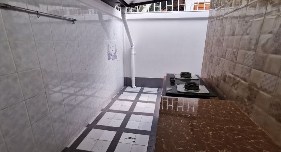 Haus zur Miete mit 3 Zimmer in Phaya Thai, Bangkok