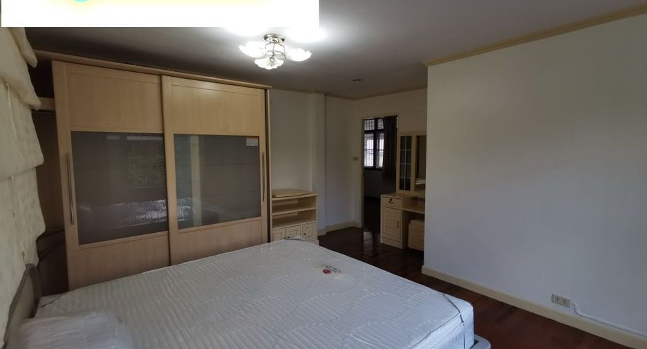 Haus zur Miete mit 3 Zimmer in Phaya Thai, Bangkok