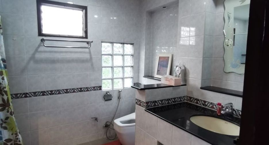 Haus zur Miete mit 3 Zimmer in Phaya Thai, Bangkok