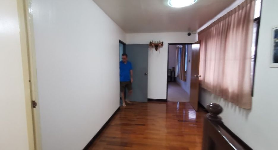 Haus zur Miete mit 3 Zimmer in Phaya Thai, Bangkok