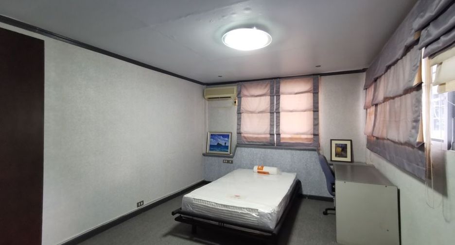 Haus zur Miete mit 3 Zimmer in Phaya Thai, Bangkok