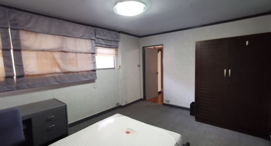 Haus zur Miete mit 3 Zimmer in Phaya Thai, Bangkok