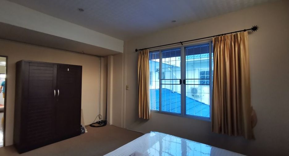 Haus zur Miete mit 3 Zimmer in Phaya Thai, Bangkok