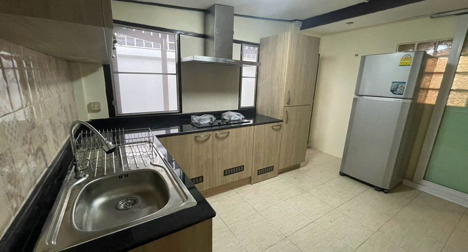 Casa en alquiler de 4 habitaciones en Phaya Thai, Bangkok