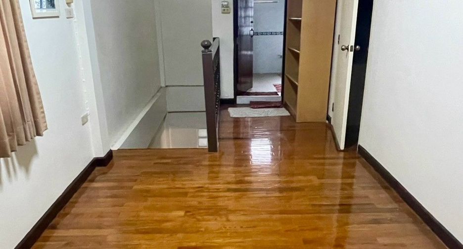 Casa en alquiler de 4 habitaciones en Phaya Thai, Bangkok