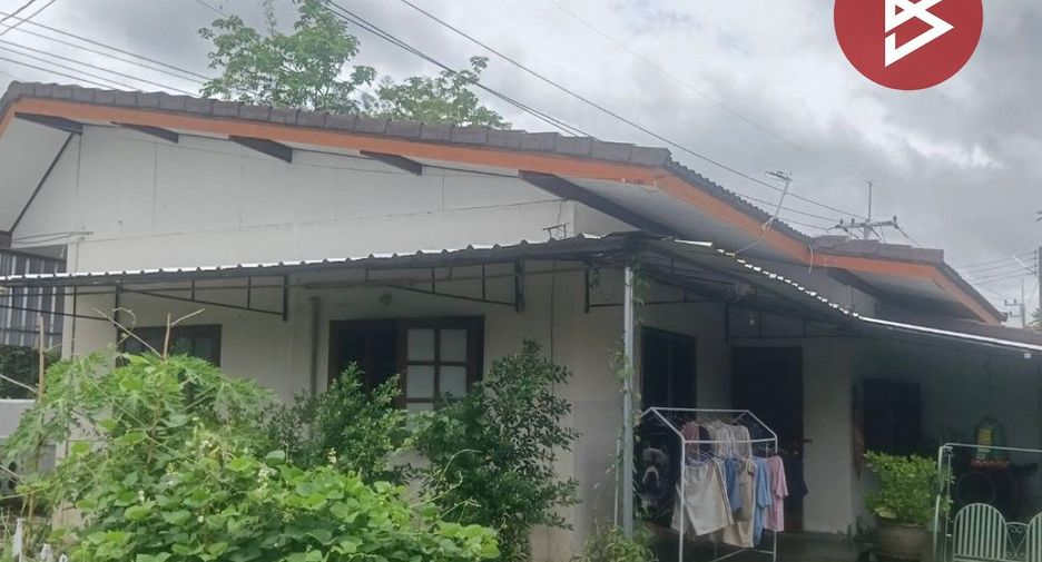 À vendre 4 chambres maison à Mueang Lamphun, Lamphun