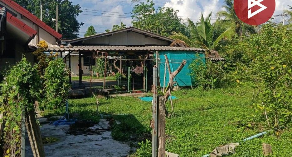 À vendre 4 chambres maison à Mueang Lamphun, Lamphun