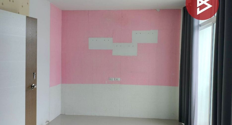 For sale 3 bedrooms townhouse in Mueang Chon Buri, Chonburi