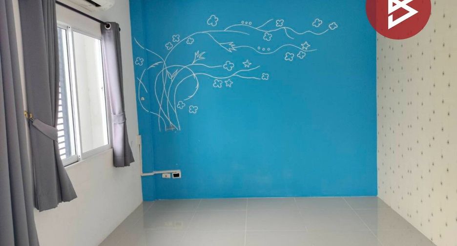 For sale 3 bedrooms townhouse in Mueang Chon Buri, Chonburi