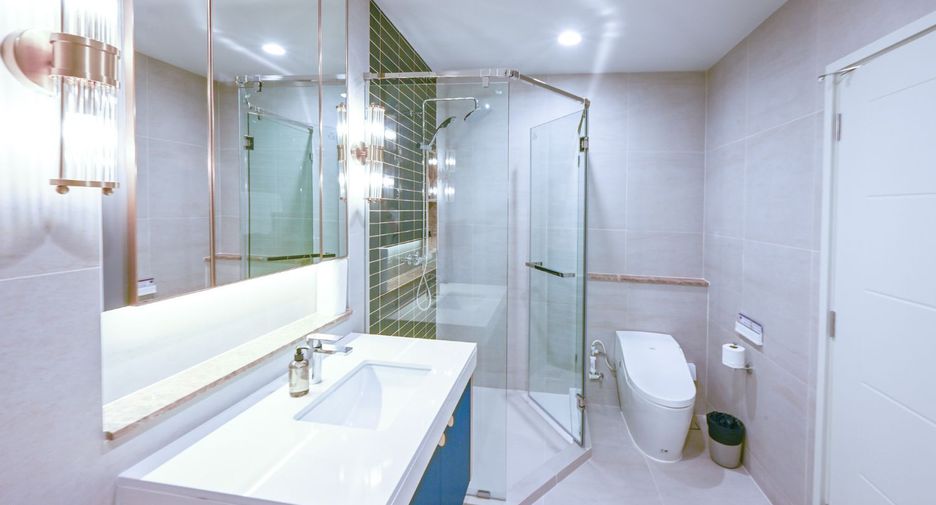 For rent 4 bedrooms house in Mueang Samut Prakan, Samut Prakan