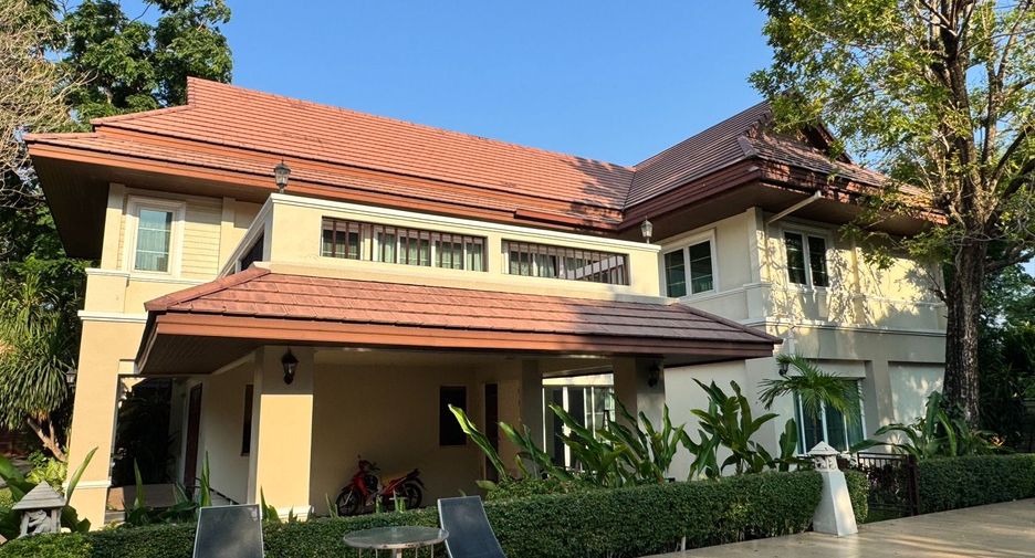 Casa en alquiler de 4 habitaciones en Khlong Toei, Bangkok