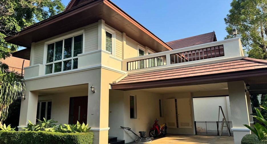 Casa en alquiler de 4 habitaciones en Khlong Toei, Bangkok
