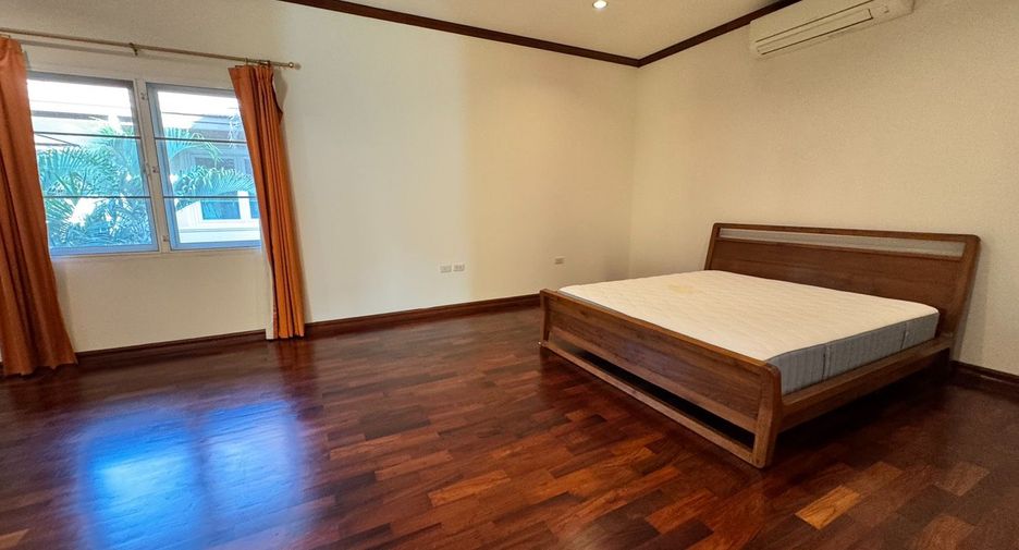Casa en alquiler de 4 habitaciones en Khlong Toei, Bangkok