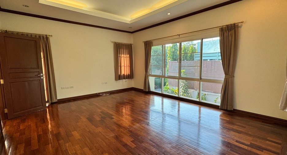 Casa en alquiler de 4 habitaciones en Khlong Toei, Bangkok