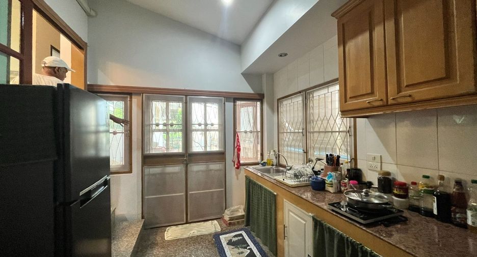 For rent 2 bedrooms house in Mueang Chiang Mai, Chiang Mai