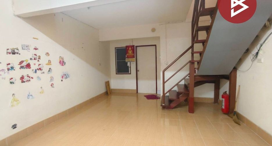 À vendre 2 chambres maison de ville à Ban Pho, Chachoengsao