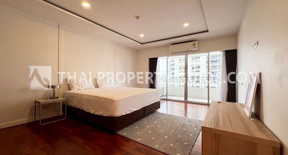 For rent 3 bedrooms condo in Sathon, Bangkok