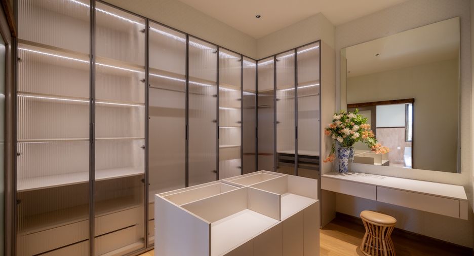 Casa en venta de 5 habitaciones en Saraphi, Chiang Mai