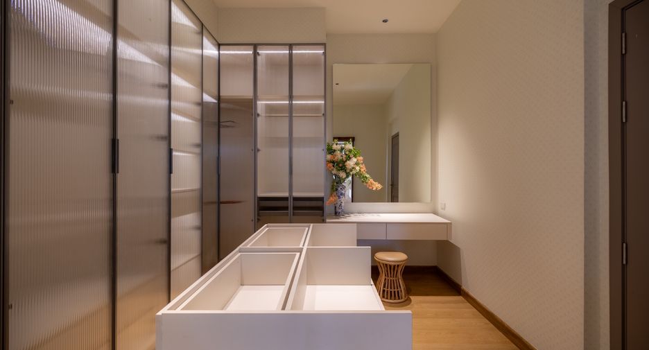 Casa en venta de 5 habitaciones en Saraphi, Chiang Mai