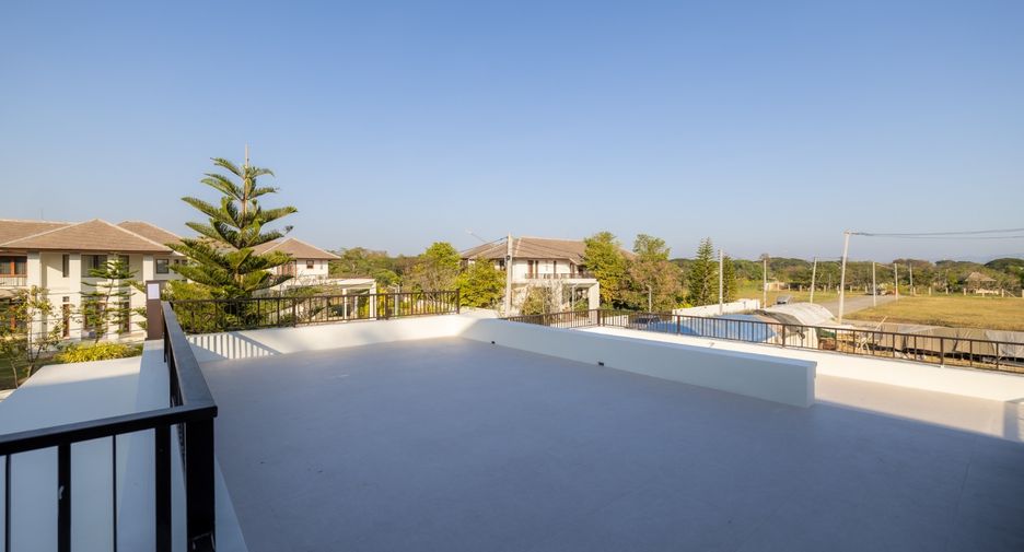 Casa en venta de 5 habitaciones en Saraphi, Chiang Mai