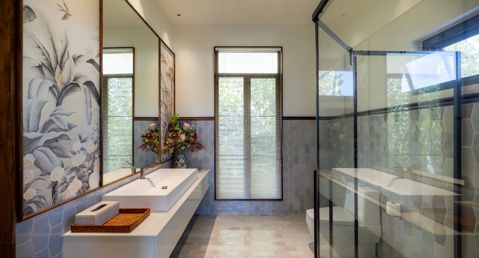 Casa en venta de 5 habitaciones en Saraphi, Chiang Mai