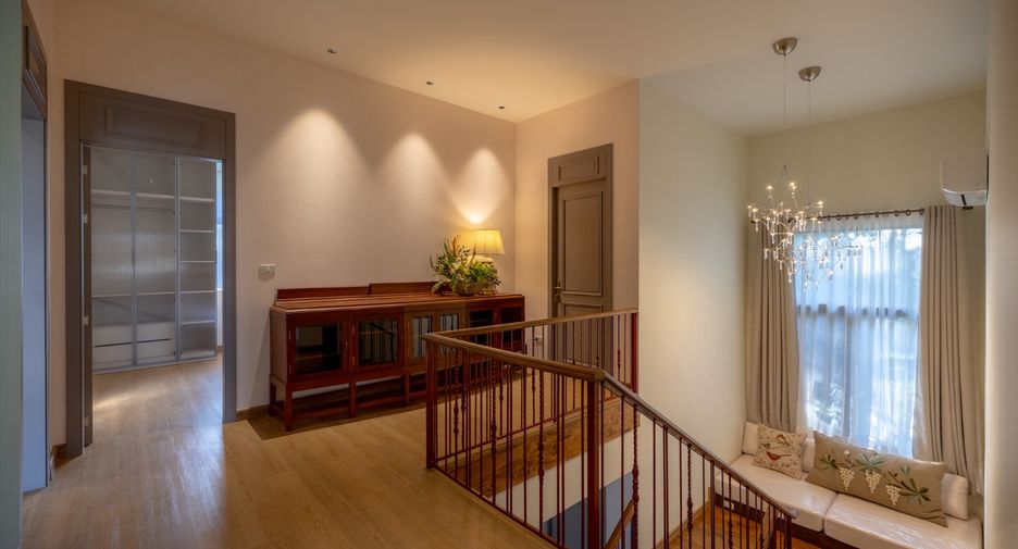 Casa en venta de 5 habitaciones en Saraphi, Chiang Mai