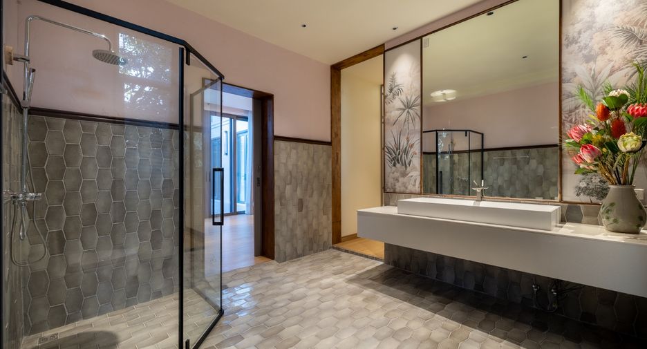 Casa en venta de 5 habitaciones en Saraphi, Chiang Mai