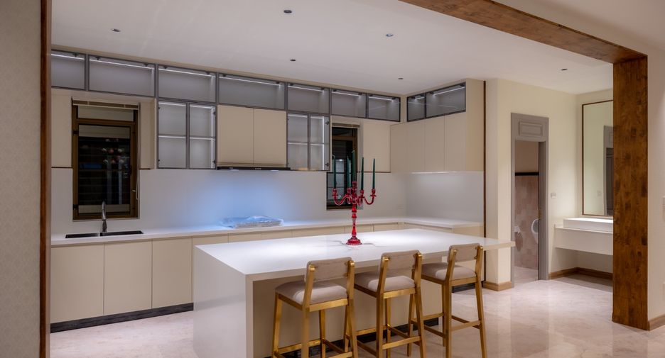 Casa en venta de 5 habitaciones en Saraphi, Chiang Mai