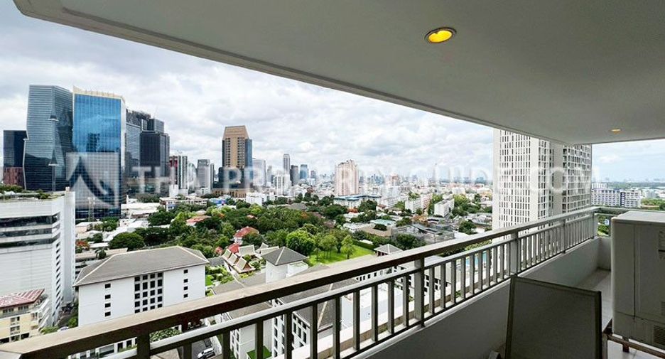 For rent 4 bedrooms condo in Khlong Toei, Bangkok