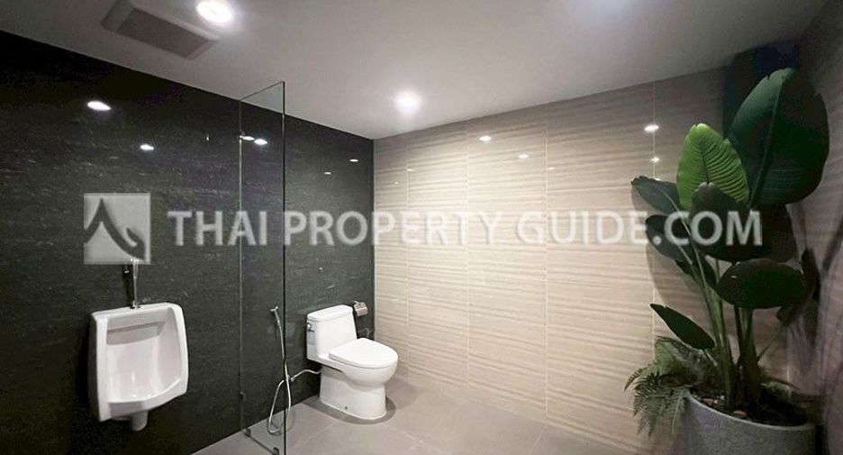 For rent 4 bedrooms condo in Khlong Toei, Bangkok