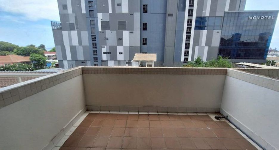 Condo en venta de 1 habitaciones en Si Racha, Chonburi