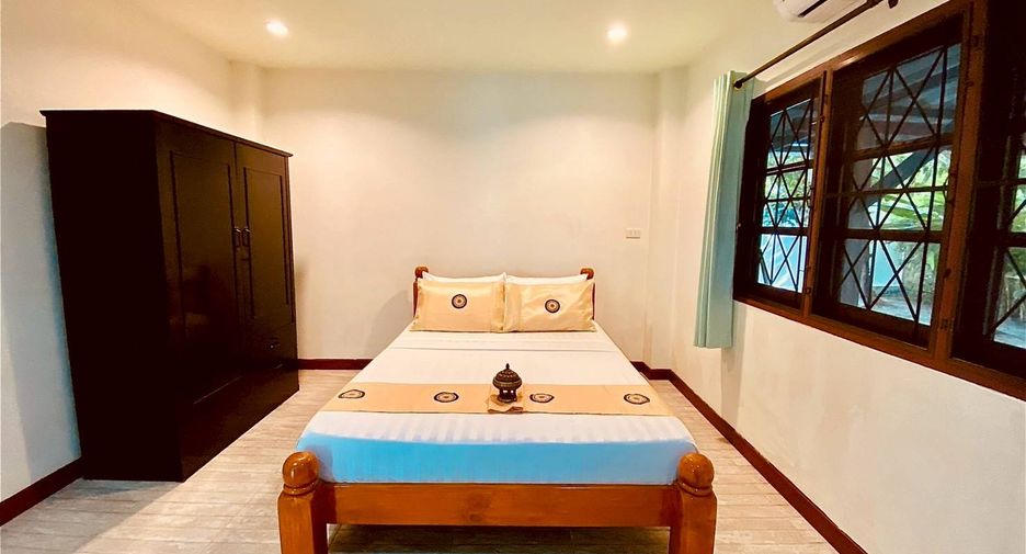 Casa en alquiler de 5 habitaciones en Saraphi, Chiang Mai