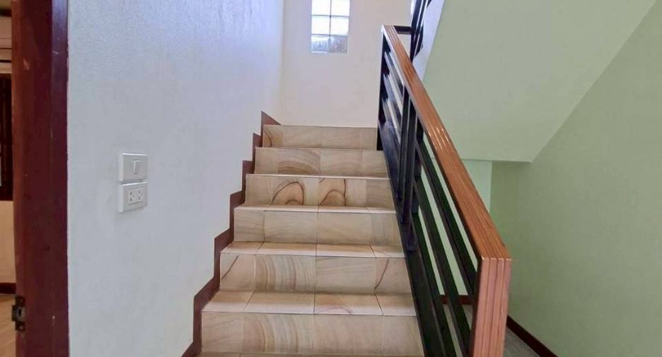 Casa en alquiler de 5 habitaciones en Saraphi, Chiang Mai