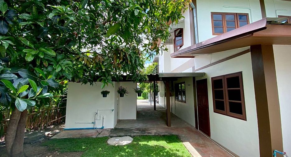 Casa en alquiler de 5 habitaciones en Saraphi, Chiang Mai