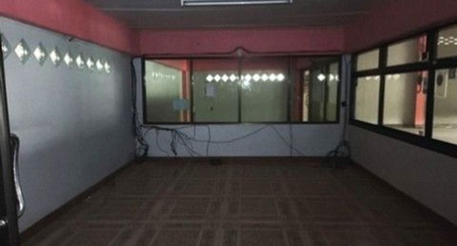 Oficina en venta de 1 habitaciones en Mueang Kalasin, Kalasin