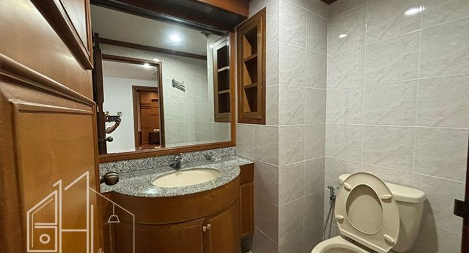 Wohnung zur Miete mit 3 Zimmer in Khlong Toei, Bangkok