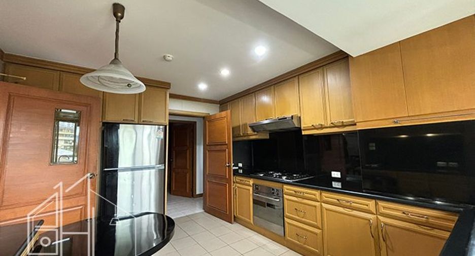 Wohnung zur Miete mit 3 Zimmer in Khlong Toei, Bangkok