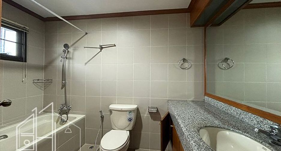 Wohnung zur Miete mit 3 Zimmer in Khlong Toei, Bangkok