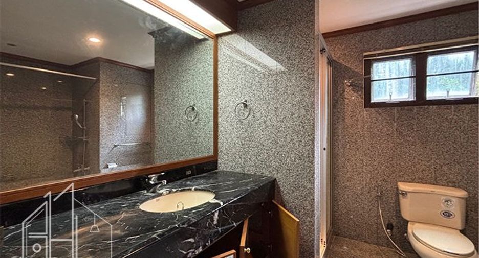 Apartment zur Miete mit 3 Zimmer in Khlong Toei, Bangkok