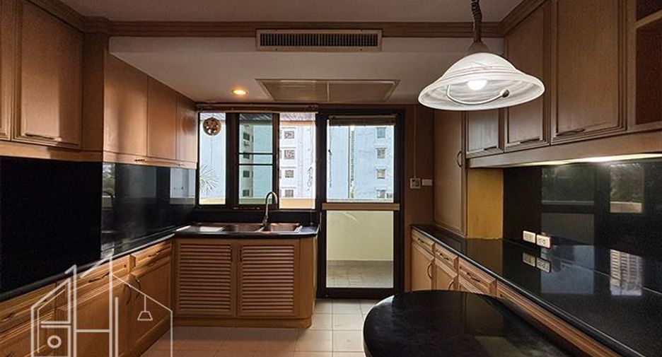 Apartment zur Miete mit 3 Zimmer in Khlong Toei, Bangkok