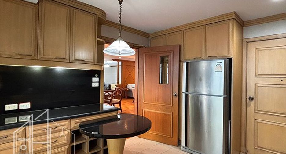 Apartment zur Miete mit 3 Zimmer in Khlong Toei, Bangkok
