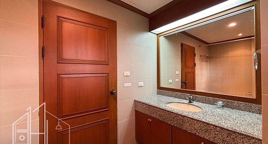 Apartment zur Miete mit 3 Zimmer in Khlong Toei, Bangkok