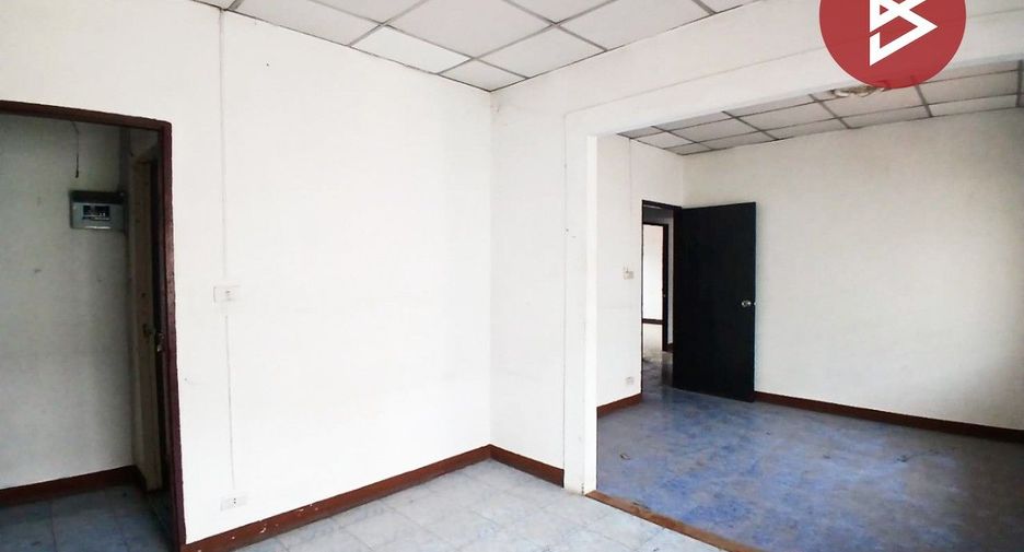 出售 2 卧室 联排别墅 在 Lat Lum Kaeo, Pathum Thani