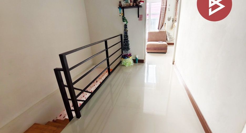 Casa adosada en venta de 3 habitaciones en Mueang Chachoengsao, Chachoengsao