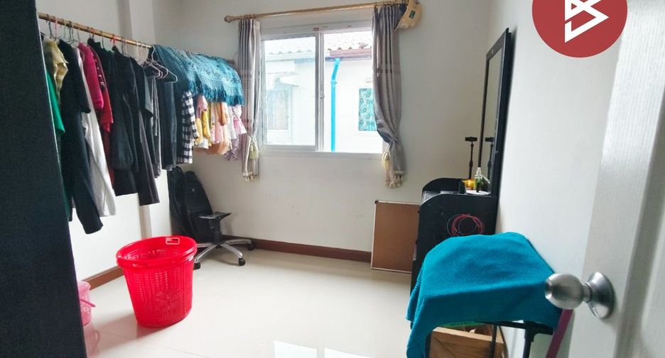 Casa adosada en venta de 3 habitaciones en Mueang Chachoengsao, Chachoengsao
